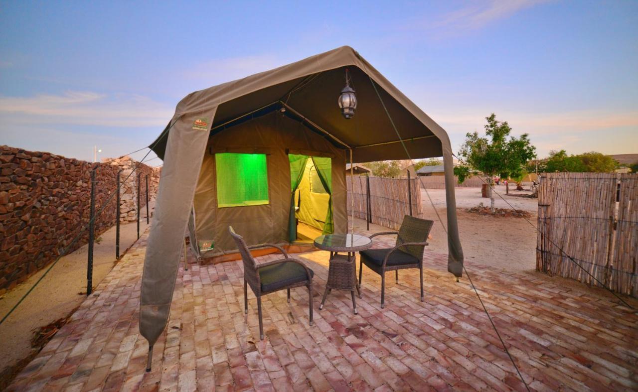 Hôtel Brandberg Rest Camp à Uis Extérieur photo