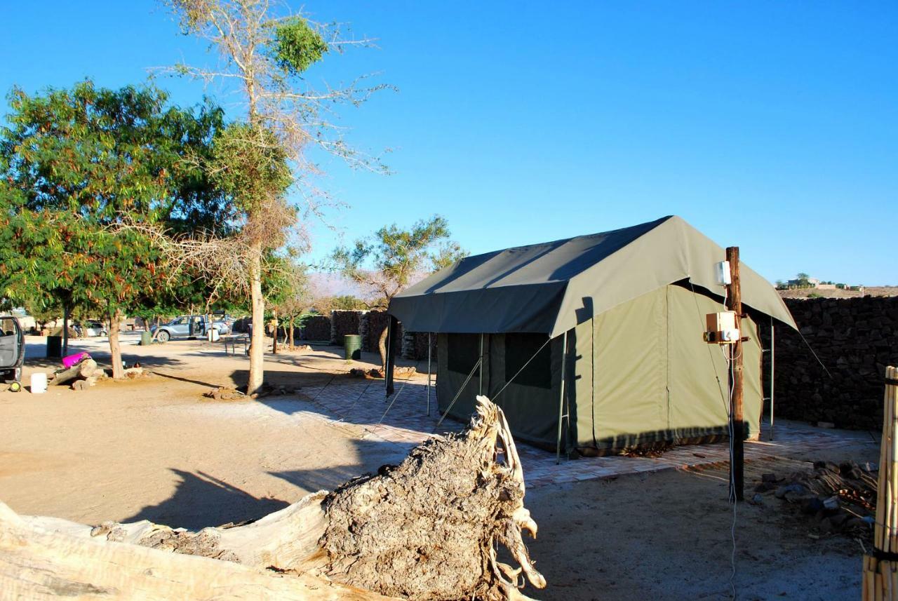 Hôtel Brandberg Rest Camp à Uis Extérieur photo